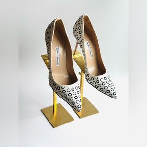 Manolo Blahnik BB circle embroidered White and Black Women's pumps Sz 40